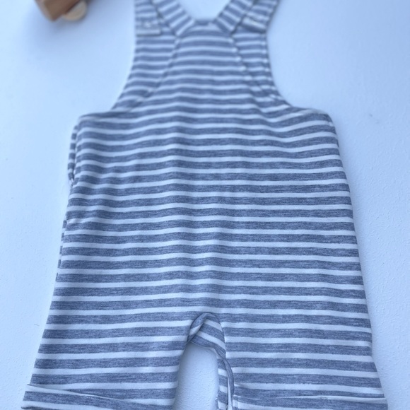 Wonder Nation baby gray striped overalls 6-9M - Picture 2 of 5